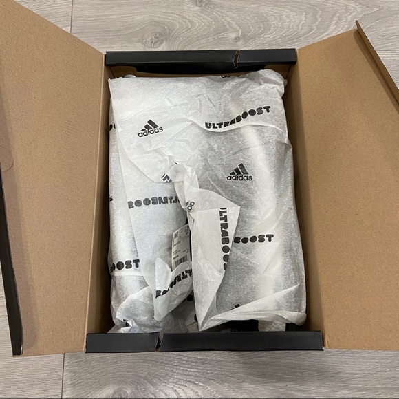 Black Adidas Ultraboost BB6166 - Picture 8 of 9